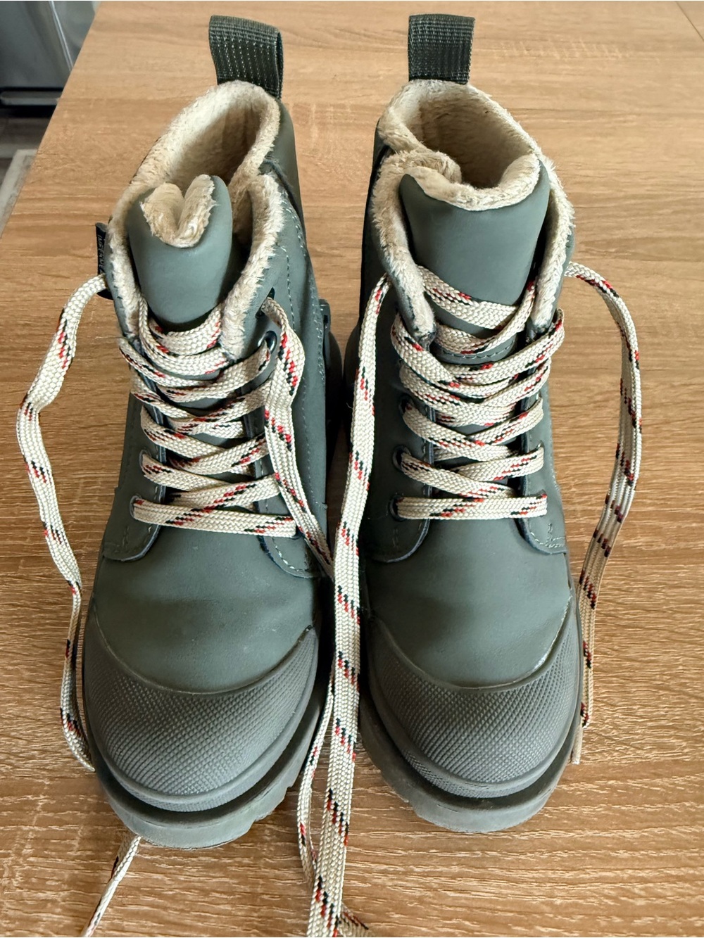 H&M kids Olive Green Faux-Fur Lined Lace-Up Winter Boots boy or girl size 12